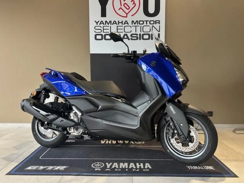 XMAX 300