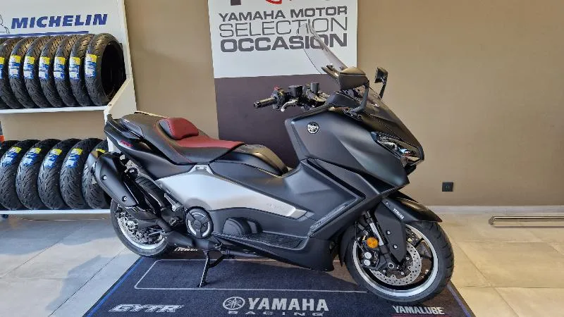 XP TMAX 560