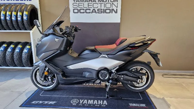 XP TMAX 560