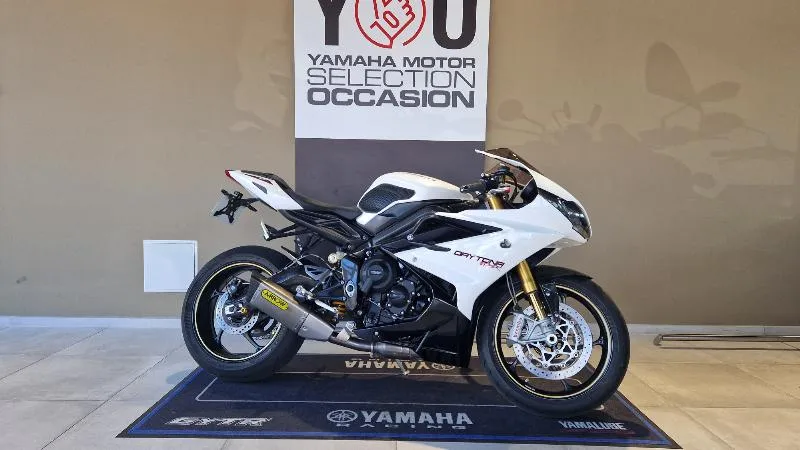 DAYTONA 675