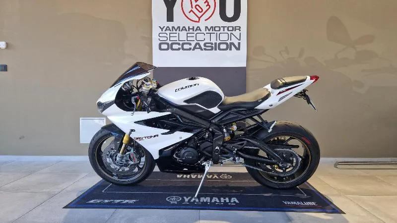 DAYTONA 675