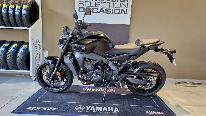 MT09