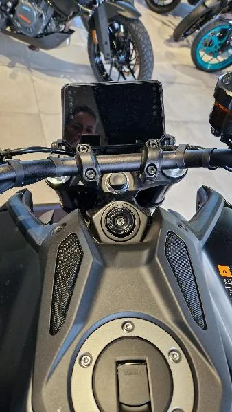 MT09