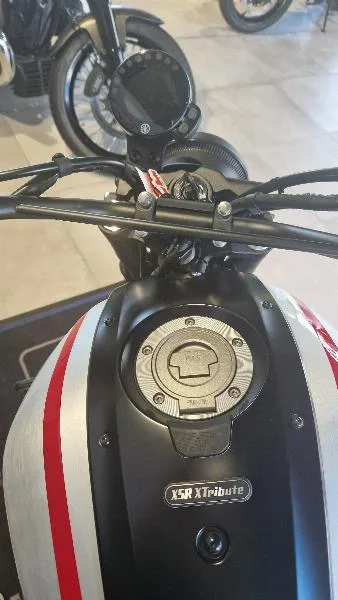 XSR 700 XTRIBUTE