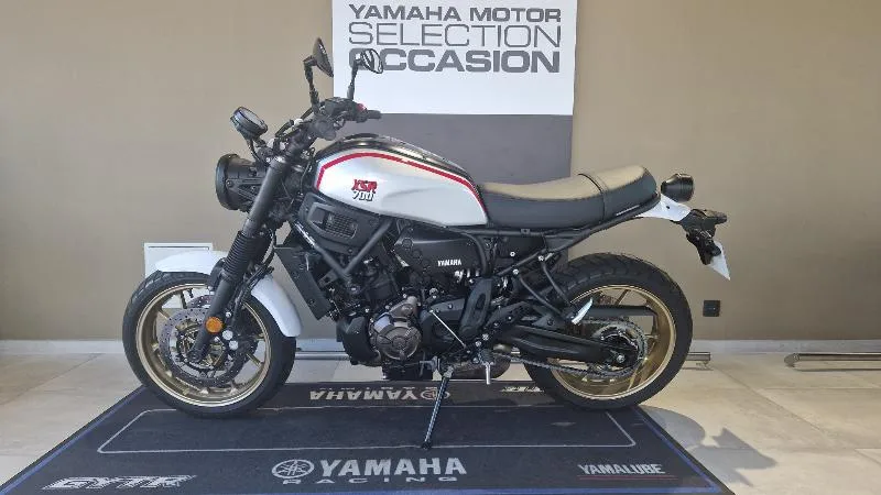 XSR 700 XTRIBUTE