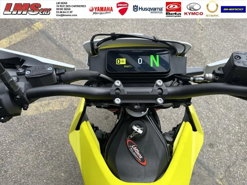701 SUPERMOTO