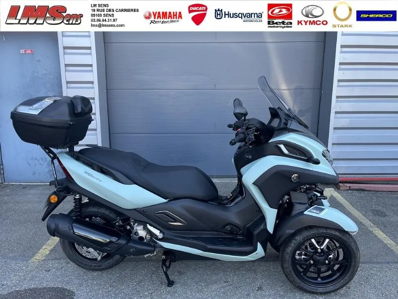 TRICITY 300