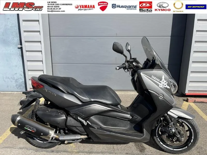 XMAX 400