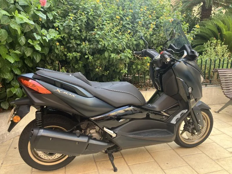 XMAX 300 Tech Max