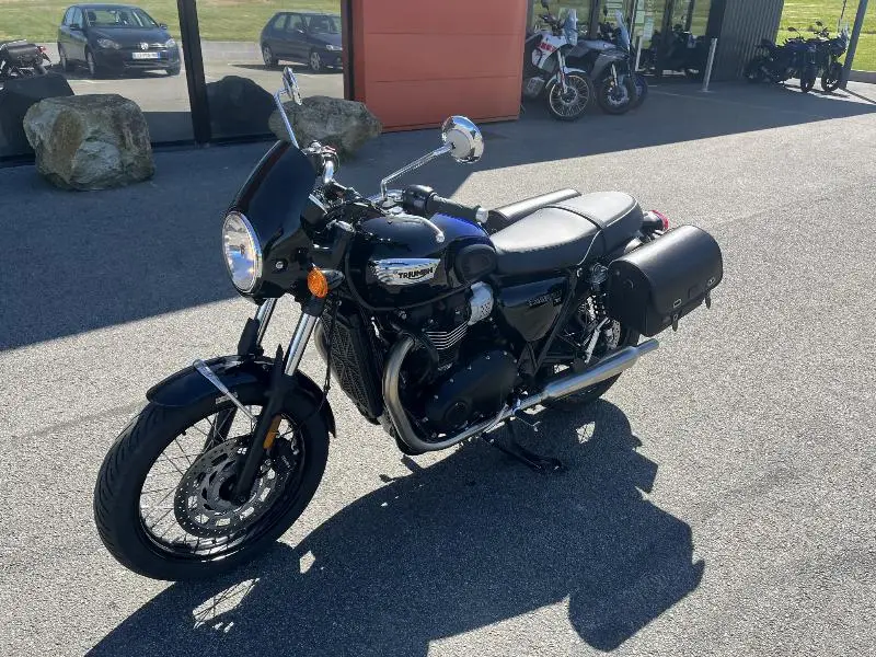 Bonneville T100
