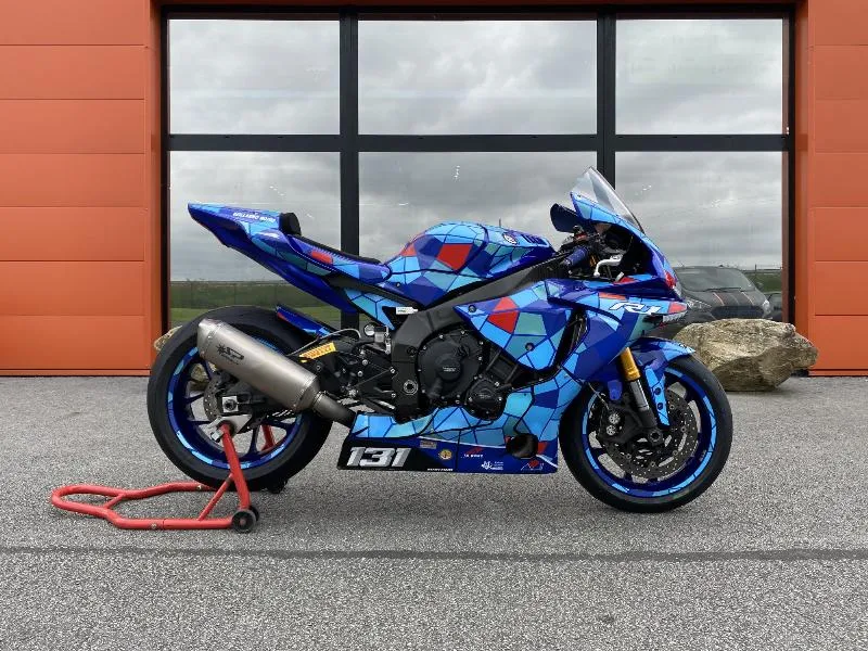 YZF 1000 R1