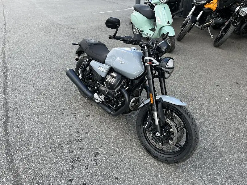 V7 SPORT 850