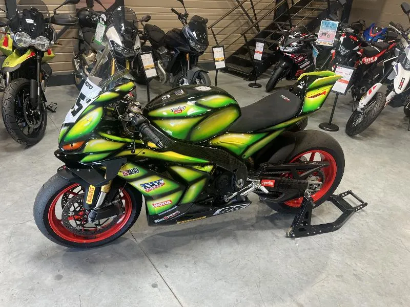 RSV4 1100