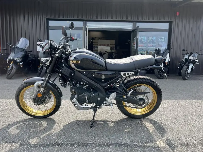 XSR 125 Legacy