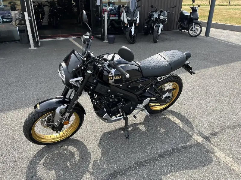 XSR 125 Legacy