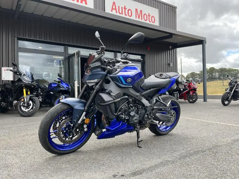 MT09