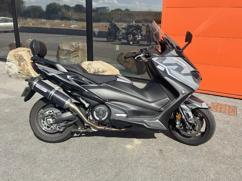 XP TMAX 560