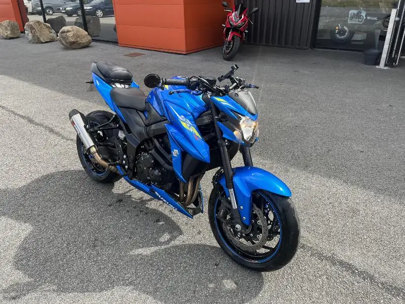 GSX 750