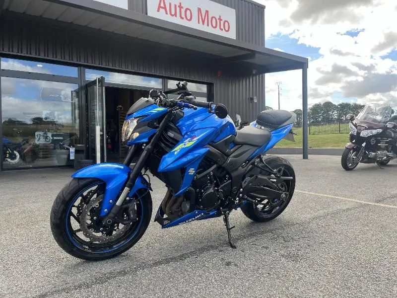 GSX 750
