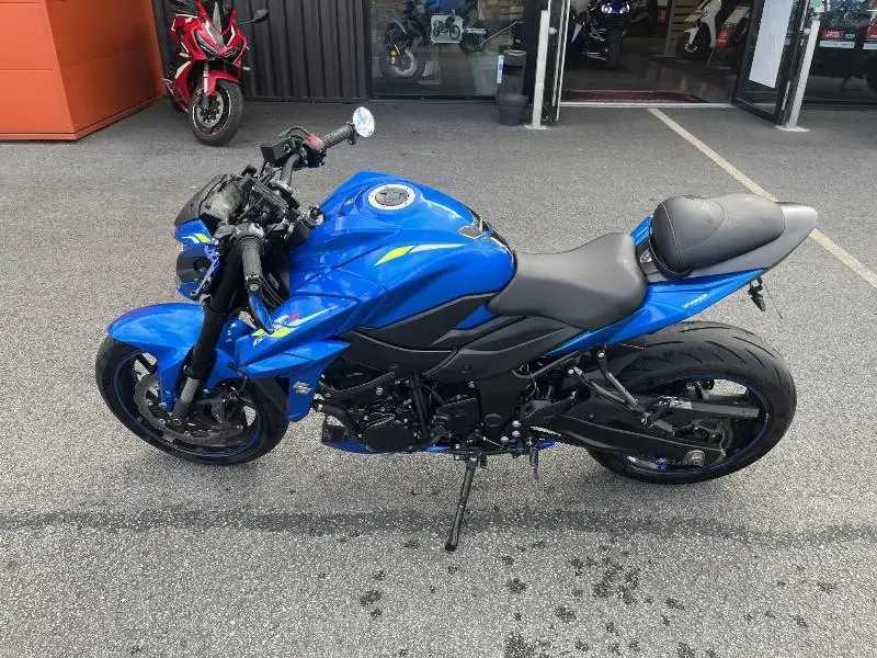 GSX 750
