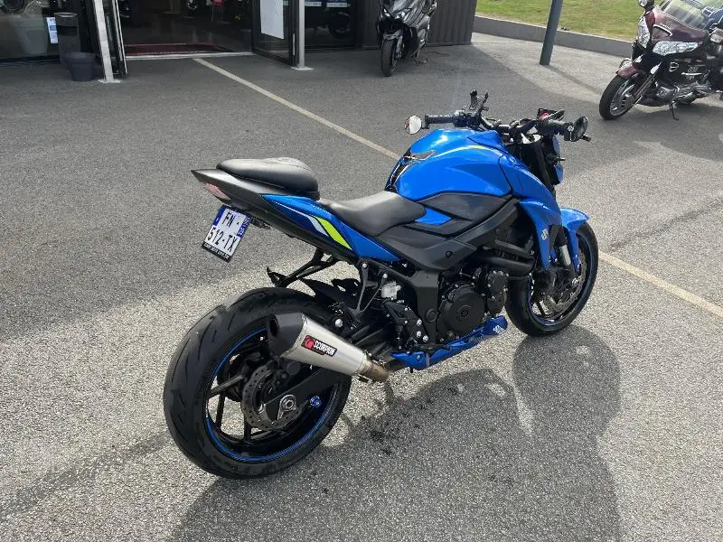 GSX 750