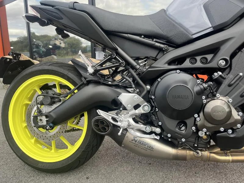 MT09