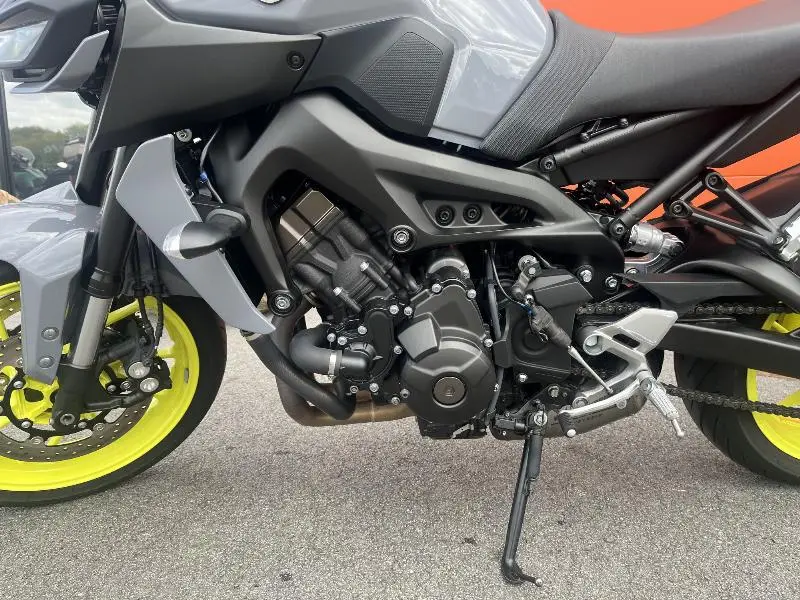 MT09