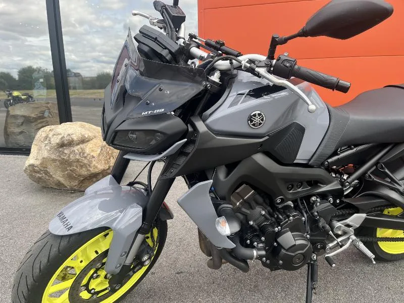 MT09
