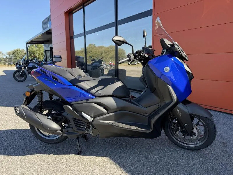 XMAX 125