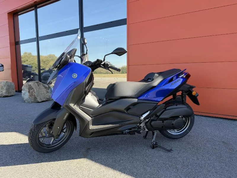 XMAX 125