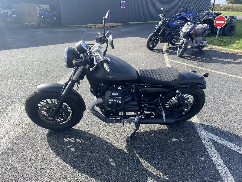 V9 BOBBER