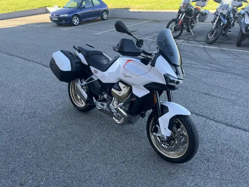 V100  MANDELLO