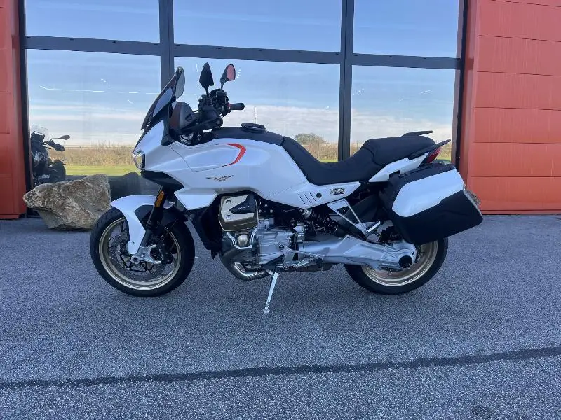 V100  MANDELLO