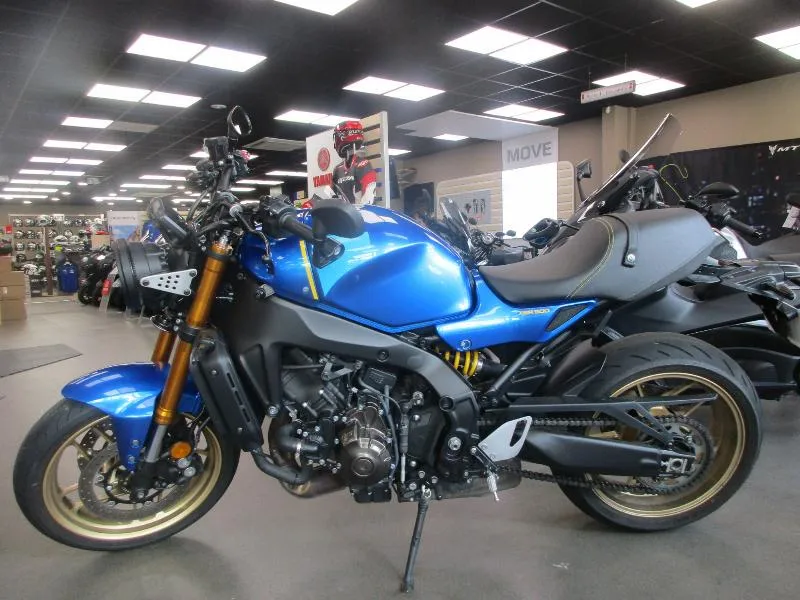XSR 900