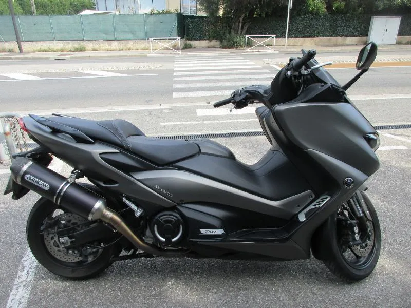XP TMAX 560