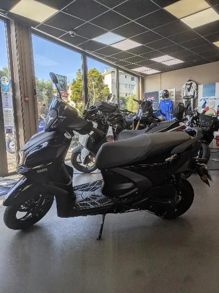 RayZR 125