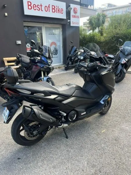 XP TMAX 560