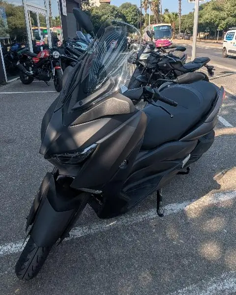 XMAX 300