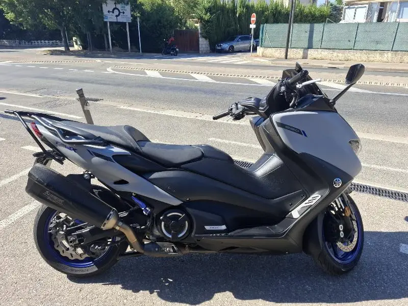 XP TMAX 560