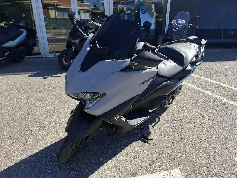 XP TMAX 560