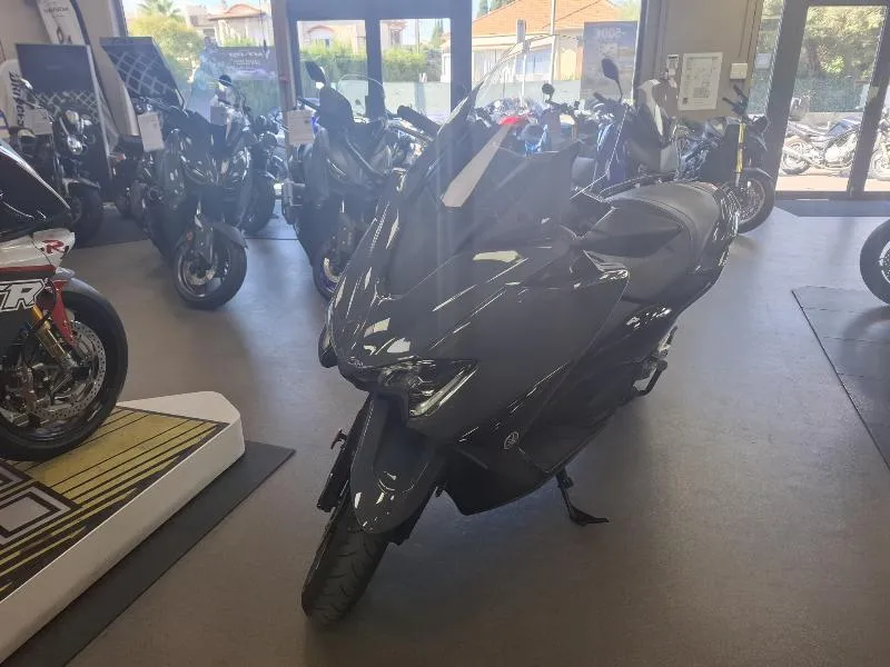 XP TMAX 560 TECH MAX