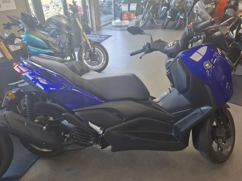 XMAX 125