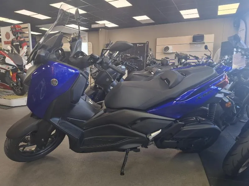 XMAX 125