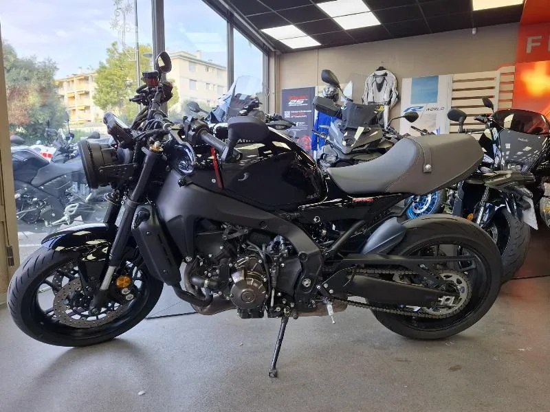 XSR 900