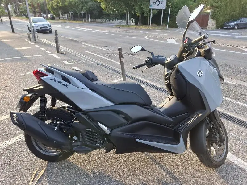 XMAX 125 TECH MAX