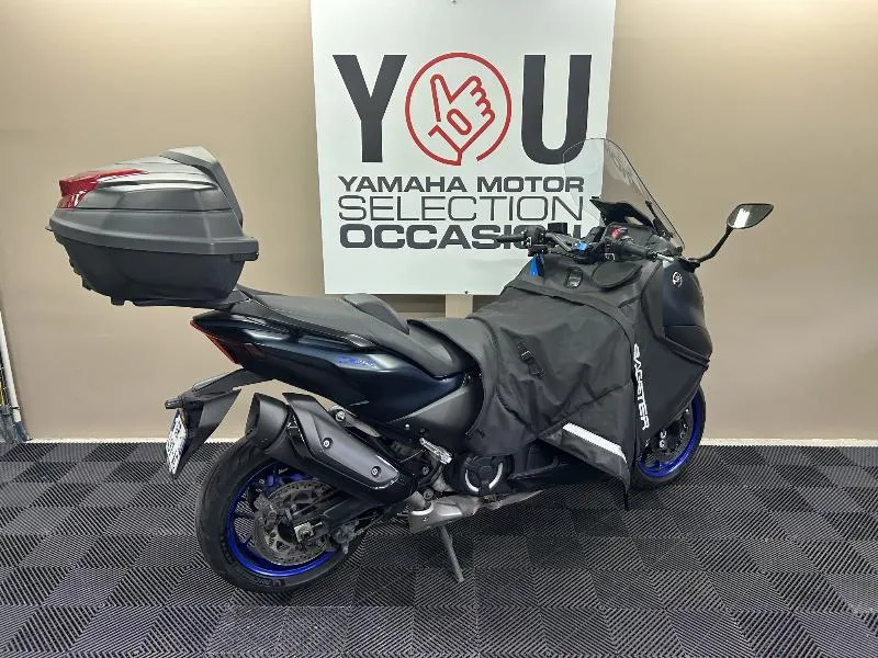 XP TMAX 560