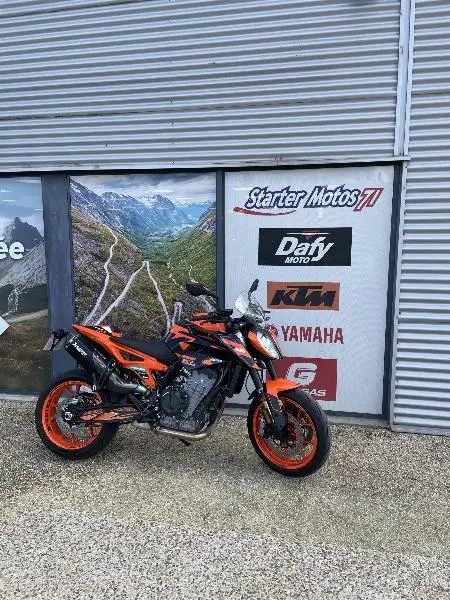 890 DUKE GP