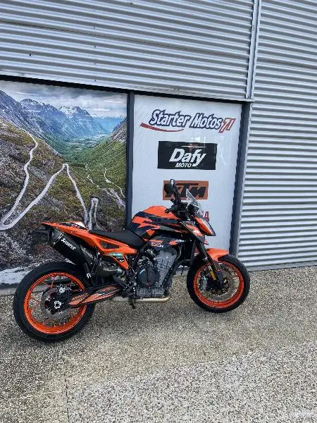 890 DUKE GP