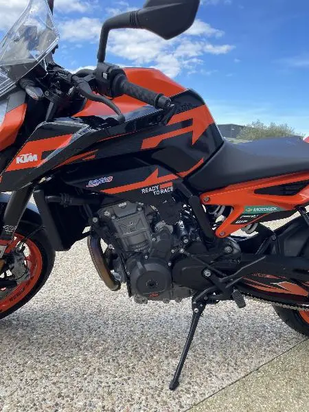 890 DUKE GP