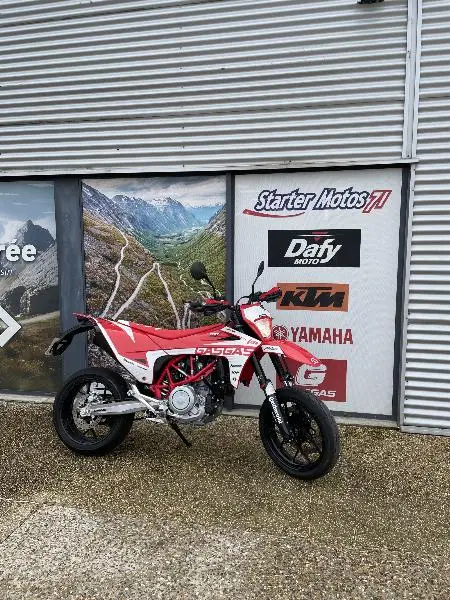 SM 700